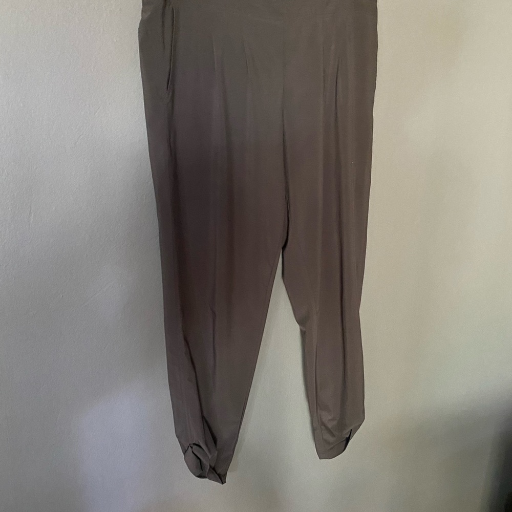PrAna jogger hiking pant xl fits 14 to 16 grey
